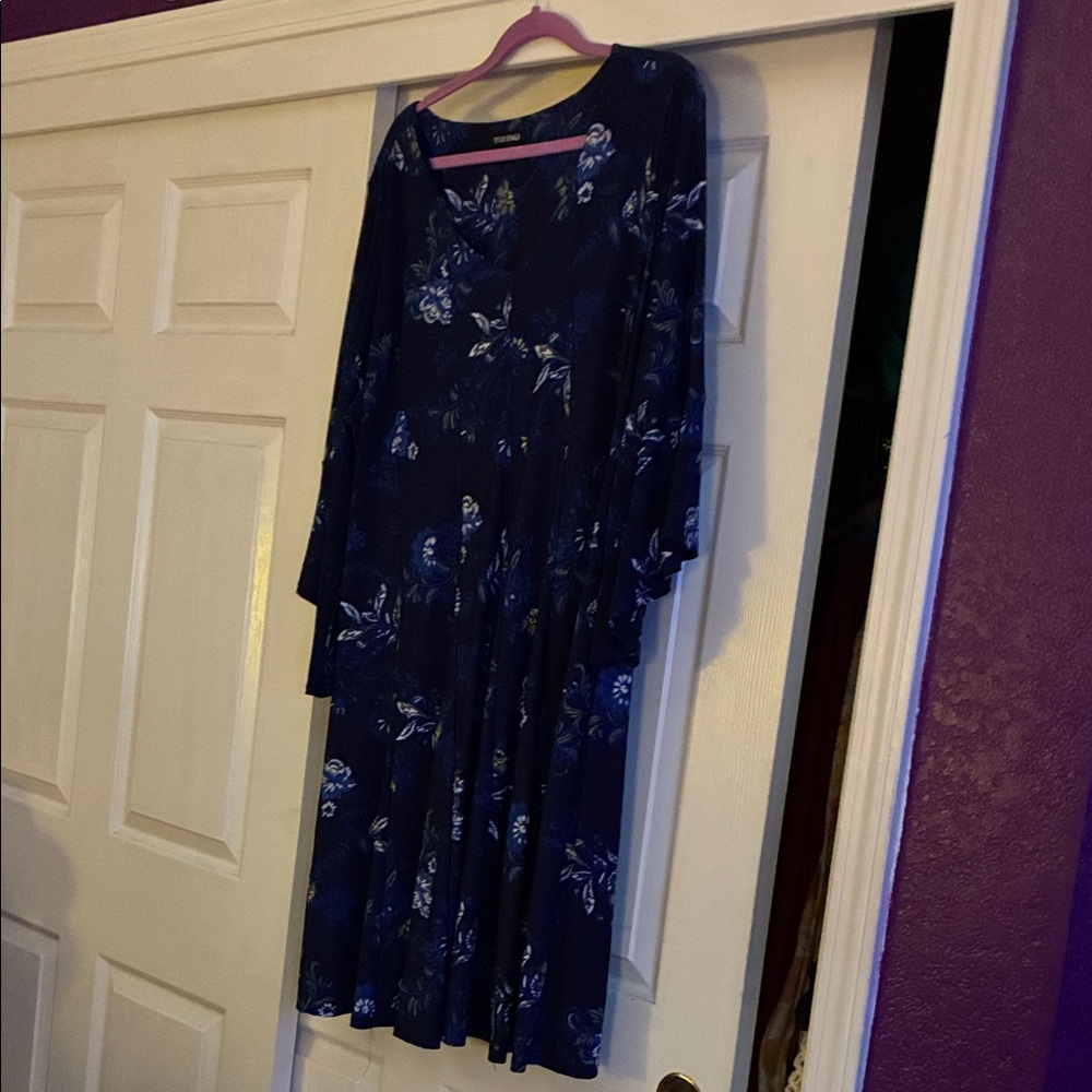 Roz & Ali Blue Floral Long Sleeve Dress